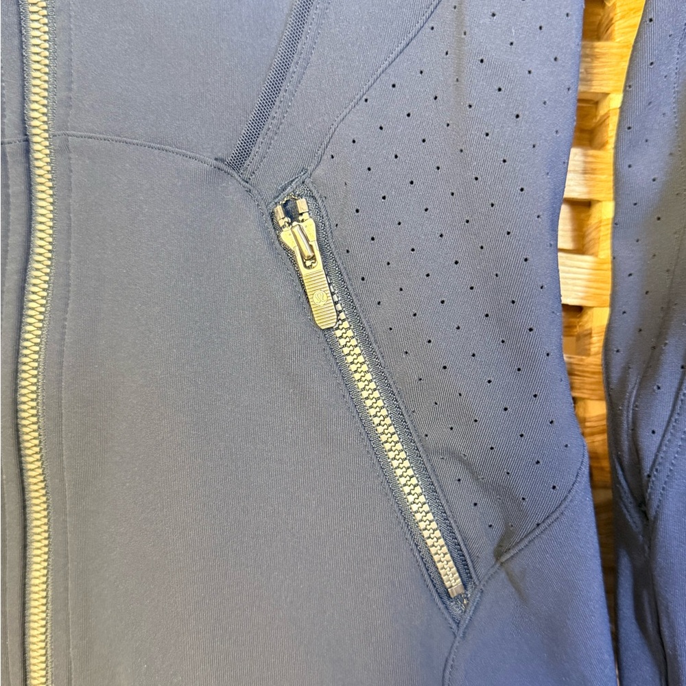 Lululemon Sleek Essentials Jacket Navy Blue Size 4 - Picture 5 of 9